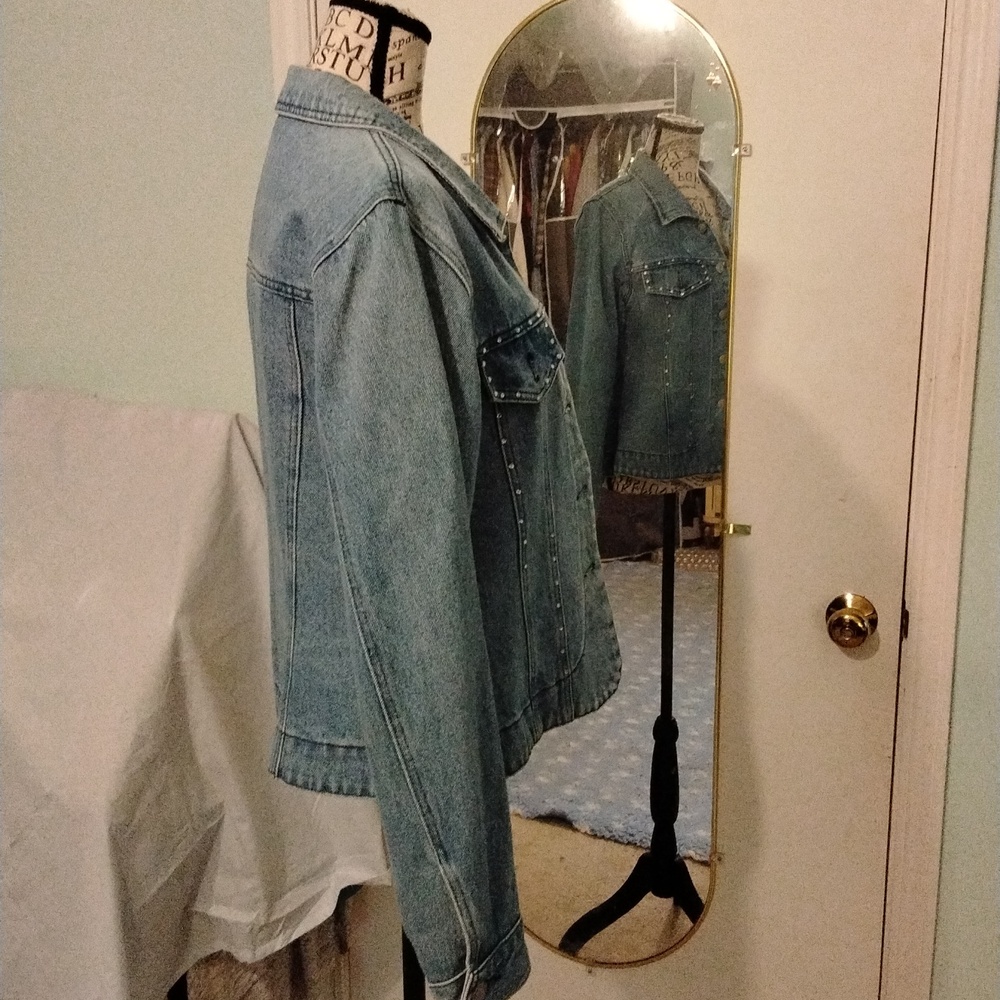Women's EUC Typhoons med blue denin jacket w/ rhinestone detail Sz Medium - Picture 2 of 6